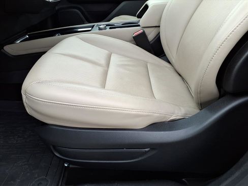 Used 2025 Lincoln Corsair Reserve w/ Equipment Group 202A image 10