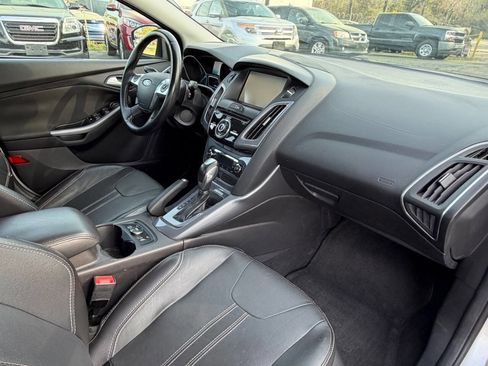Used 2014 Ford Focus Titanium image 22
