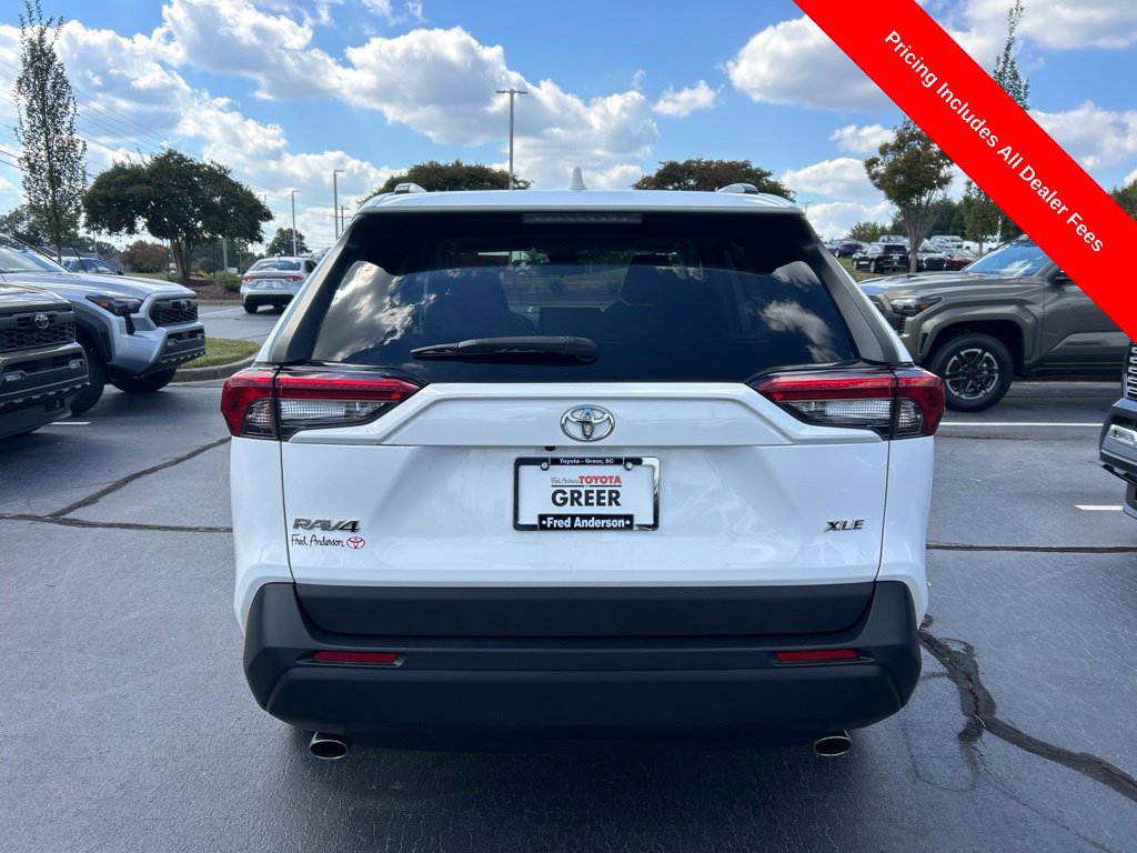 Used 2021 Toyota RAV4 XLE w/ Convenience Package FWD image 19