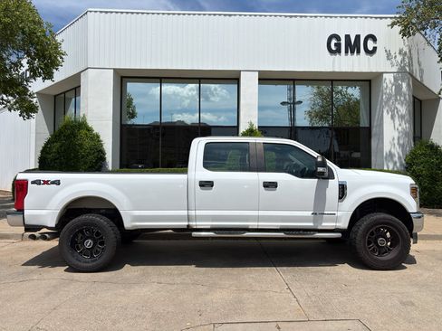 Used 2018 Ford F250 XL w/ Power Equipment Group AWD/4WD image 8