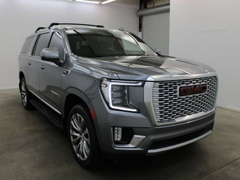 Used 2021 GMC Yukon XL Denali w/ LPO, Illumination Package AWD/4WD image 6