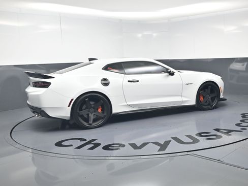 Used 2017 Chevrolet Camaro SS RWD image 16