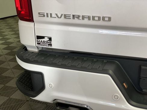 Used 2023 Chevrolet Silverado 1500 High Country w/ High Country Premium Package AWD/4WD image 39