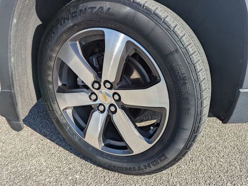 Used 2020 Chevrolet Traverse LT w/ LT Premium Package image 32