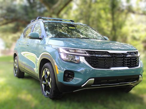 New 2026 Kia Seltos EX FWD image 3