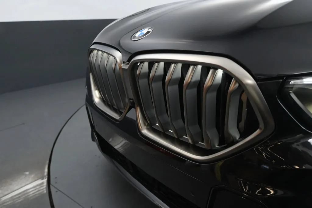Used 2021 BMW X6 M50i AWD/4WD image 43