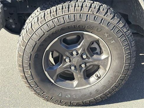 Used 2022 Jeep Gladiator Rubicon w/ Trailer Tow Package image 9