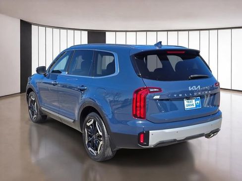 Used 2024 Kia Telluride S w/ S Sunroof Package image 6