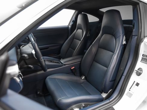 Certified 2015 Porsche 911 Carrera RWD image 5