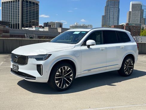 New 2026 Volvo XC90 T8 Ultra w/ Protection Package Premier AWD/4WD image 5