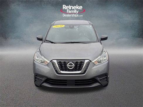 Used 2020 Nissan Kicks S image 2