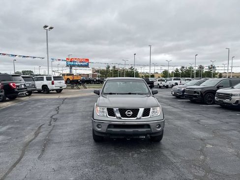 Used 2007 Nissan Frontier SE w/ SE Value Truck Pkg AWD/4WD image 7