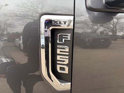Used 2020 Ford F250 XLT w/ XLT Premium Package image 10