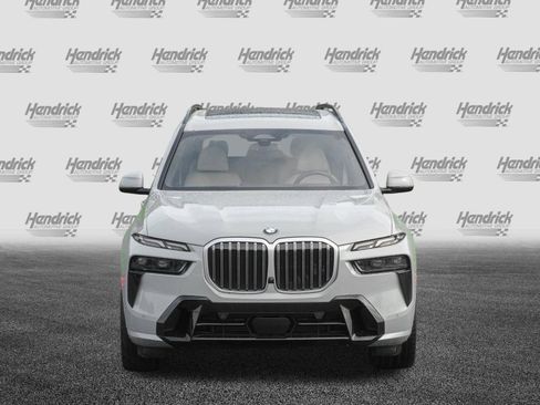 Used 2023 BMW X7 xDrive40i w/ M Sport Package AWD/4WD image 3