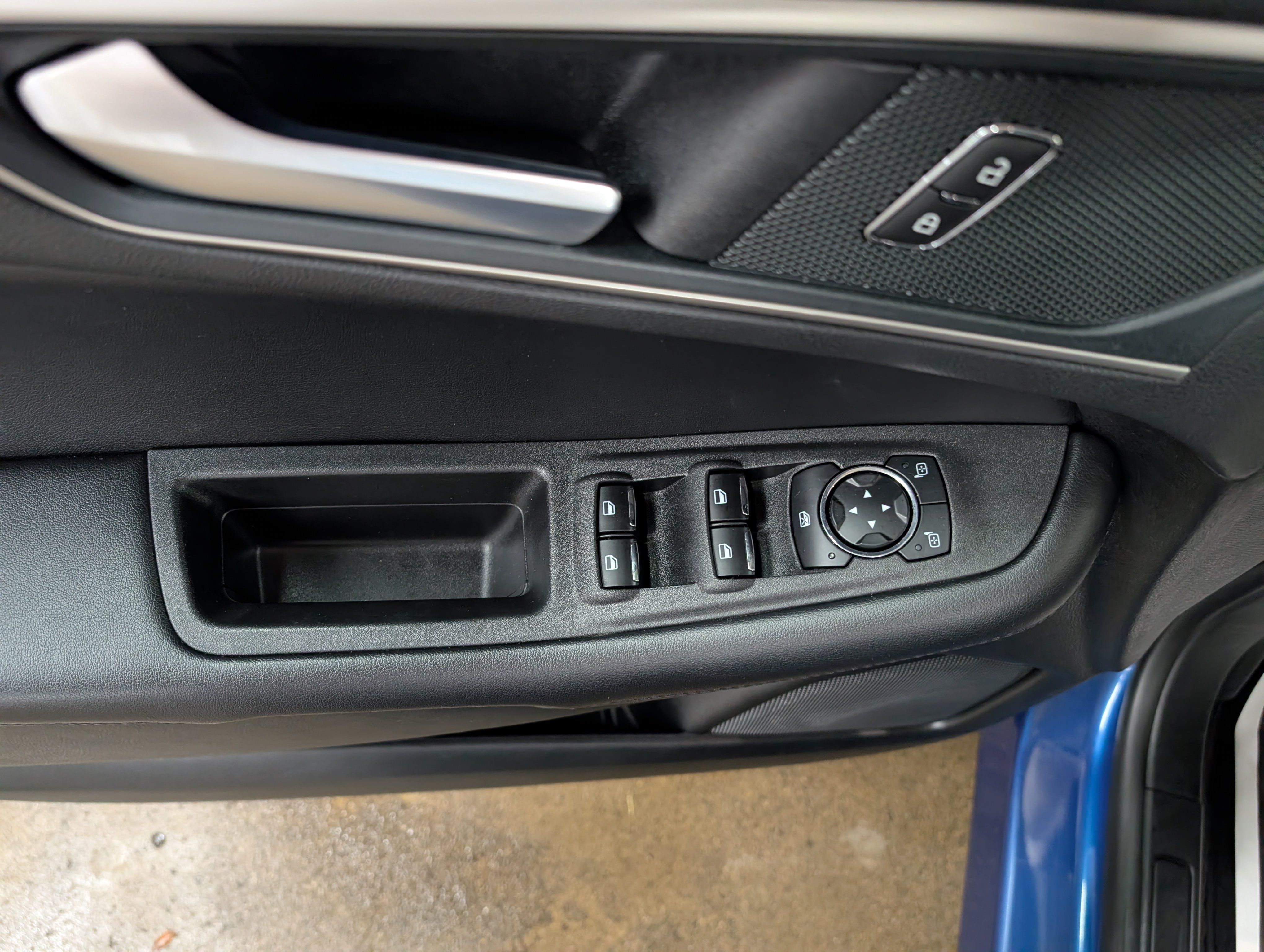 Used 2024 Ford Edge SEL AWD/4WD image 8