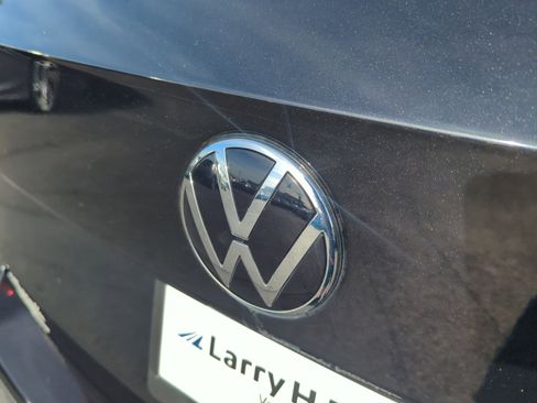 Certified 2022 Volkswagen Taos S image 23