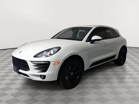 Used 2018 Porsche Macan AWD/4WD image 4