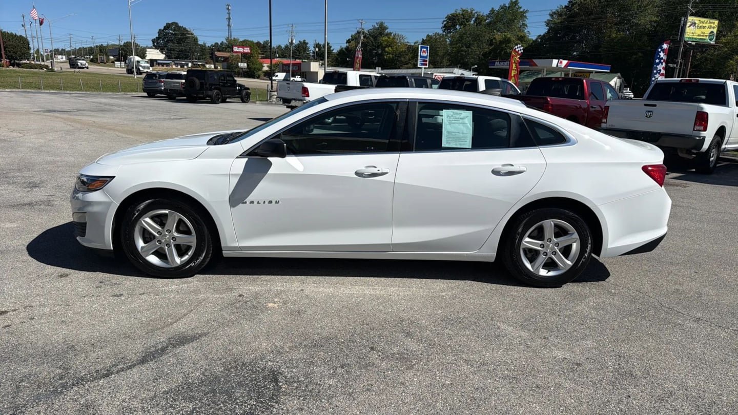 Used 2020 Chevrolet Malibu LS FWD image 2