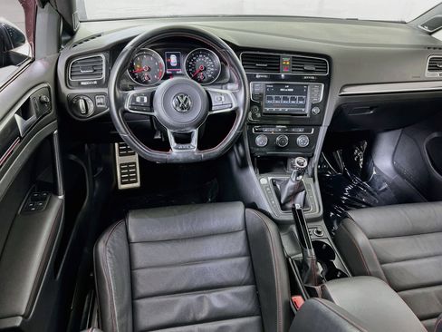 Used 2017 Volkswagen GTI SE FWD image 22