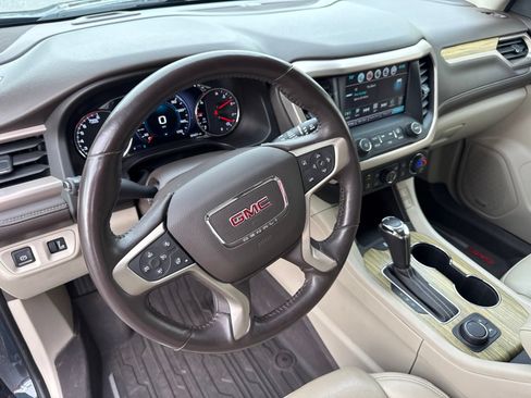 Used 2019 GMC Acadia Denali w/ Technology Package FWD image 21