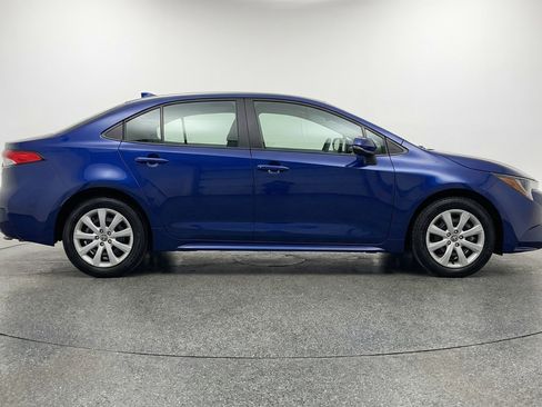 Used 2025 Toyota Corolla LE image 11