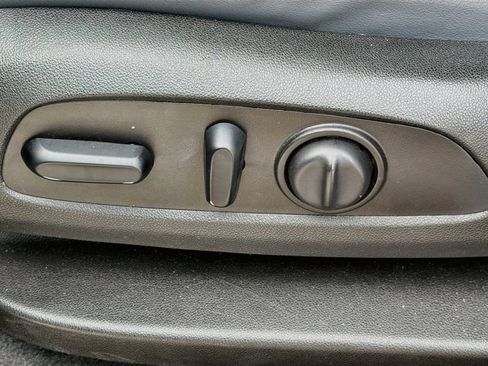Used 2021 Buick Enclave Essence FWD image 26