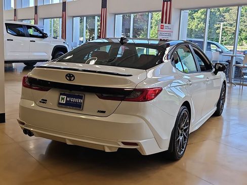 New 2026 Toyota Camry Hybrid AWD/4WD image 3