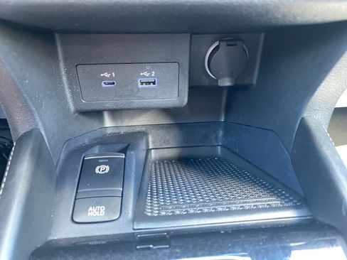 Used 2024 Nissan Kicks SR w/ SR Premium Package FWD image 29