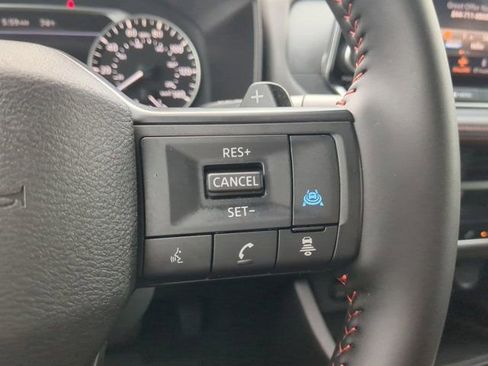 Used 2025 Nissan Rogue SV AWD/4WD image 24