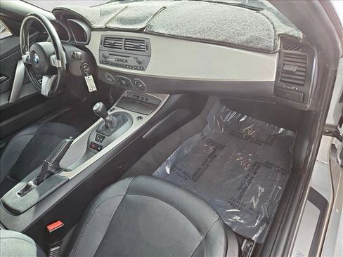 Used 2004 BMW Z4 3.0i RWD image 16