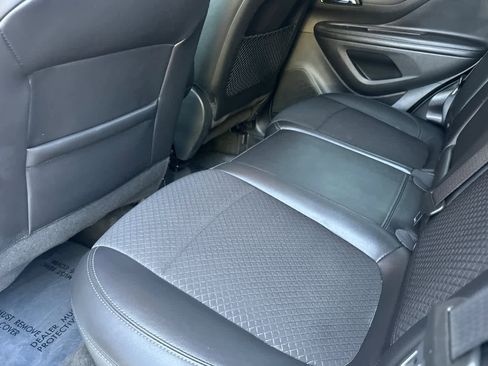 Used 2021 Buick Encore Preferred w/ Safety Package image 4