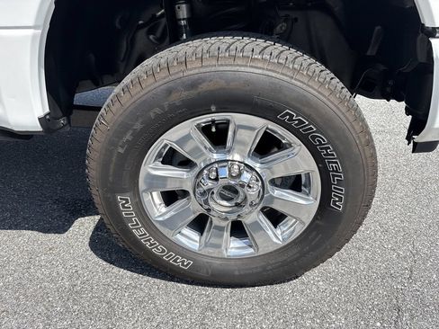 Used 2022 Ford F350 Platinum AWD/4WD image 12