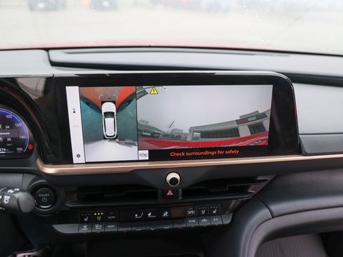 Certified 2025 Toyota Crown Signia Limited w/ Advanced Technology Package image 22