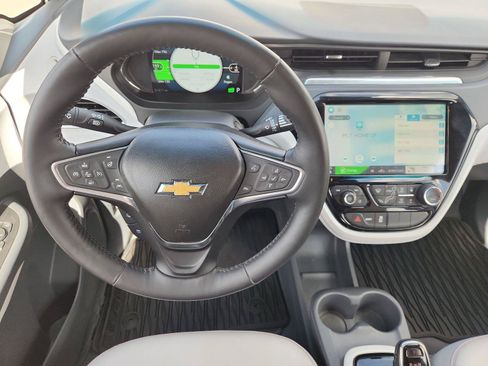 Used 2017 Chevrolet Bolt Premier w/ Driver Confidence II Package FWD image 11