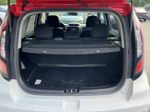 Used 2017 Kia Soul + w/ Designer's Package FWD image 27