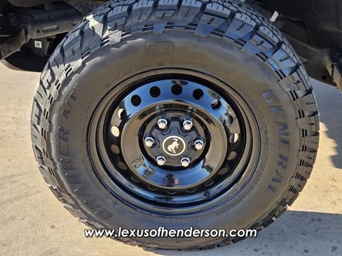 Used 2022 Ford Bronco Black Diamond image 9