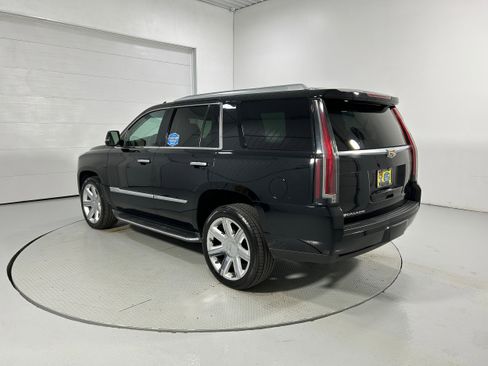 Used 2016 Cadillac Escalade Luxury image 19