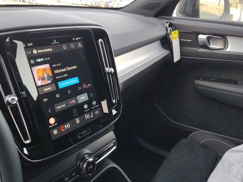 New 2026 Volvo XC40 B5 Ultra w/ Climate Package image 22