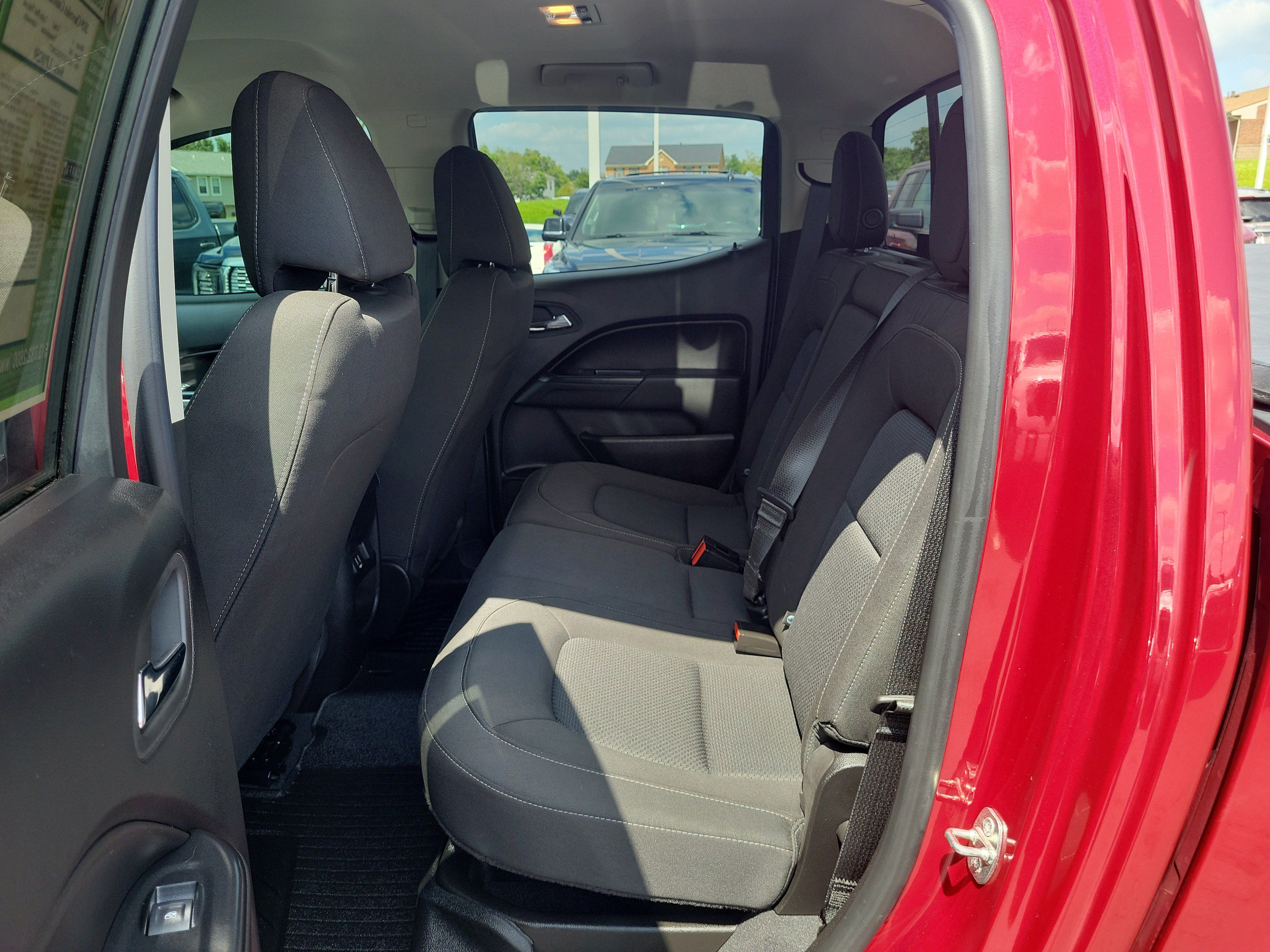 Used 2019 Chevrolet Colorado LT w/ LT Convenience Package AWD/4WD image 11