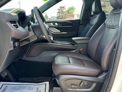New 2026 Ford Explorer Platinum w/ LUX Leather Package AWD/4WD image 19