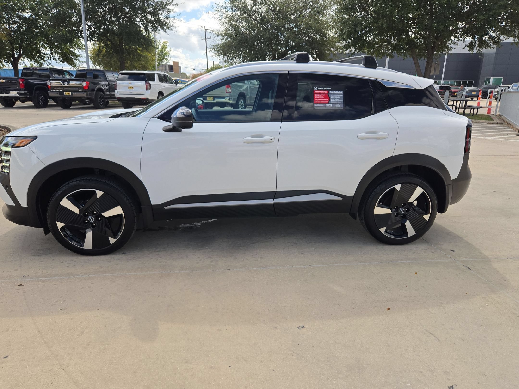 Certified 2026 Nissan Kicks SR w/ Cold Weather Package FWD image 6