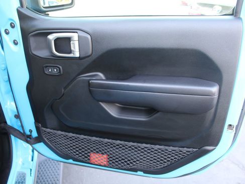 Used 2021 Jeep Wrangler Sport S image 19