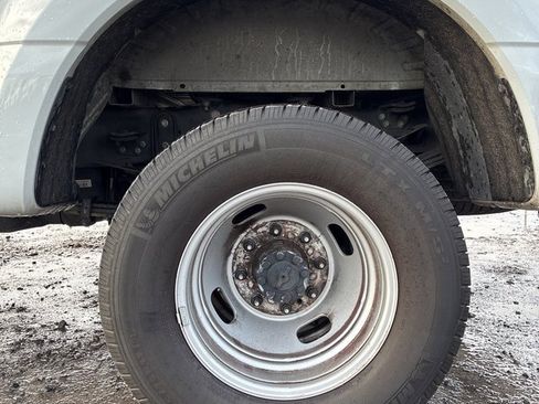 Used 2025 Ford F350 XLT image 12