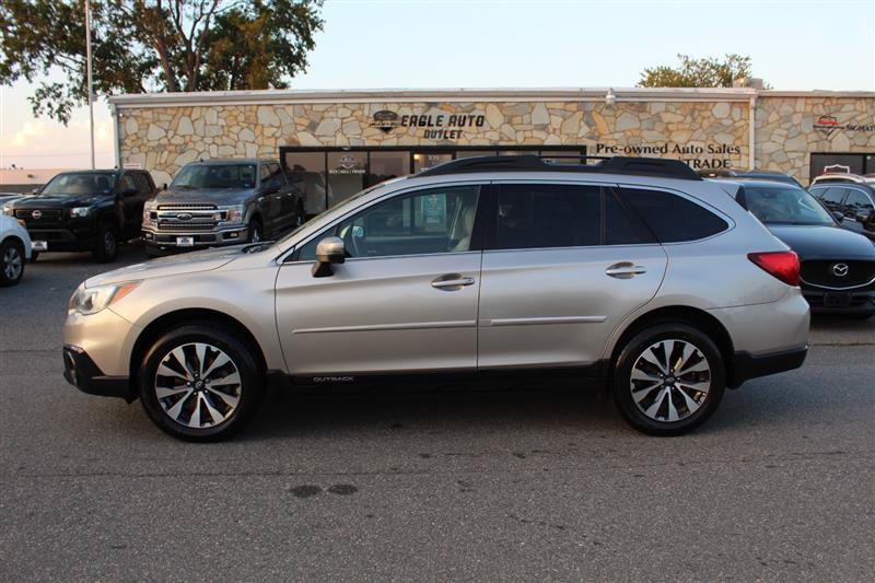Used 2017 Subaru Outback 2.5i Limited AWD/4WD image 4