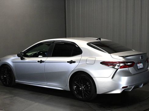 Used 2022 Toyota Camry SE FWD image 7