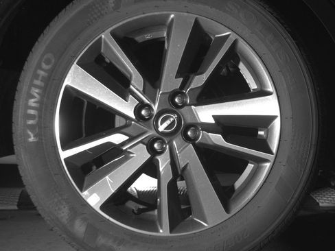 Used 2025 Nissan Versa SV FWD image 15