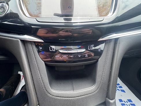 Used 2021 Cadillac XT6 Premium Luxury AWD/4WD image 22
