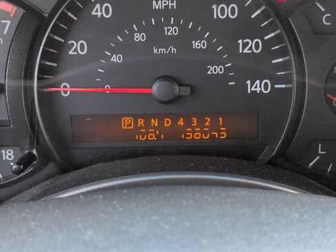 Used 2004 Nissan Titan LE w/ (Tow) Big Tow Pkg RWD image 23