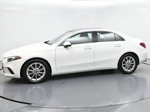 Used 2019 Mercedes-Benz A 220 4MATIC image 4
