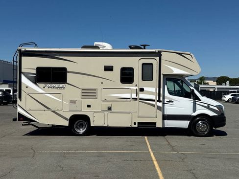 Used 2017 Mercedes-Benz Sprinter 3500 image 2